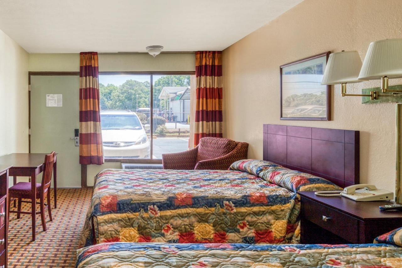 Oyo Hotel Decatur I-20 East & Wesley Club Dr Esterno foto