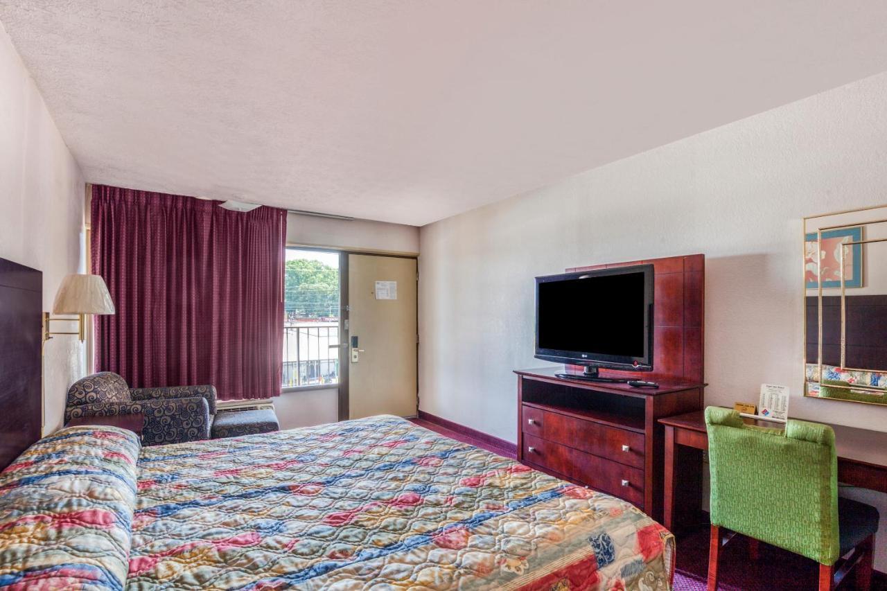 Oyo Hotel Decatur I-20 East & Wesley Club Dr Esterno foto