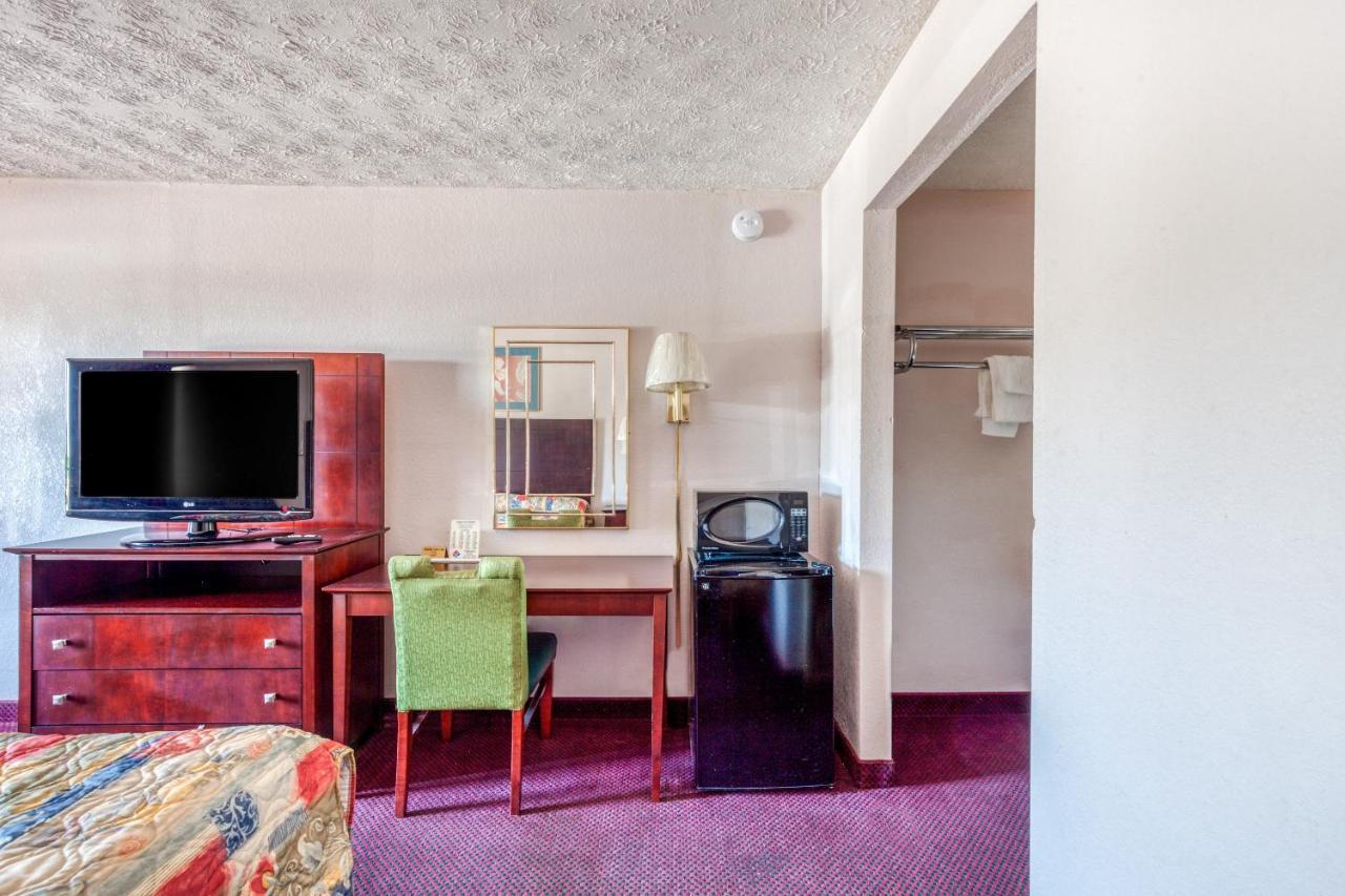Oyo Hotel Decatur I-20 East & Wesley Club Dr Esterno foto