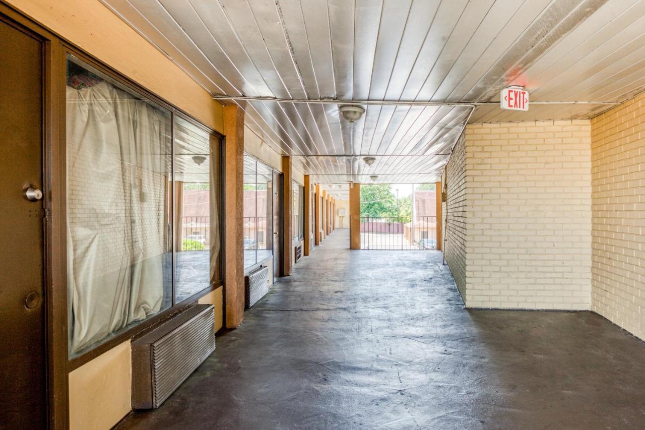 Oyo Hotel Decatur I-20 East & Wesley Club Dr Esterno foto