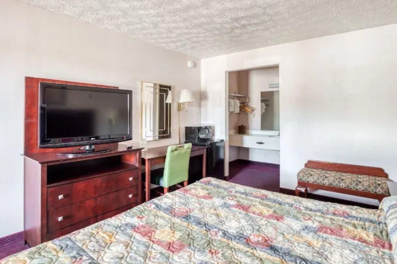 Oyo Hotel Decatur I-20 East & Wesley Club Dr Esterno foto