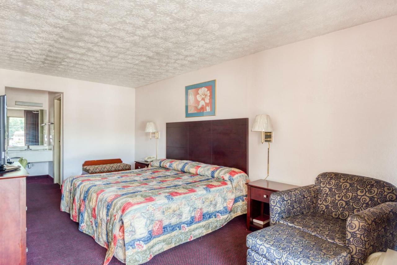 Oyo Hotel Decatur I-20 East & Wesley Club Dr Esterno foto