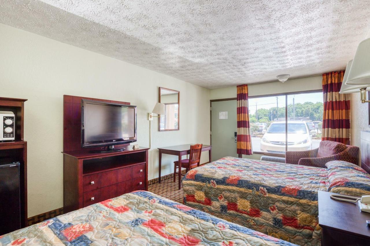 Oyo Hotel Decatur I-20 East & Wesley Club Dr Esterno foto