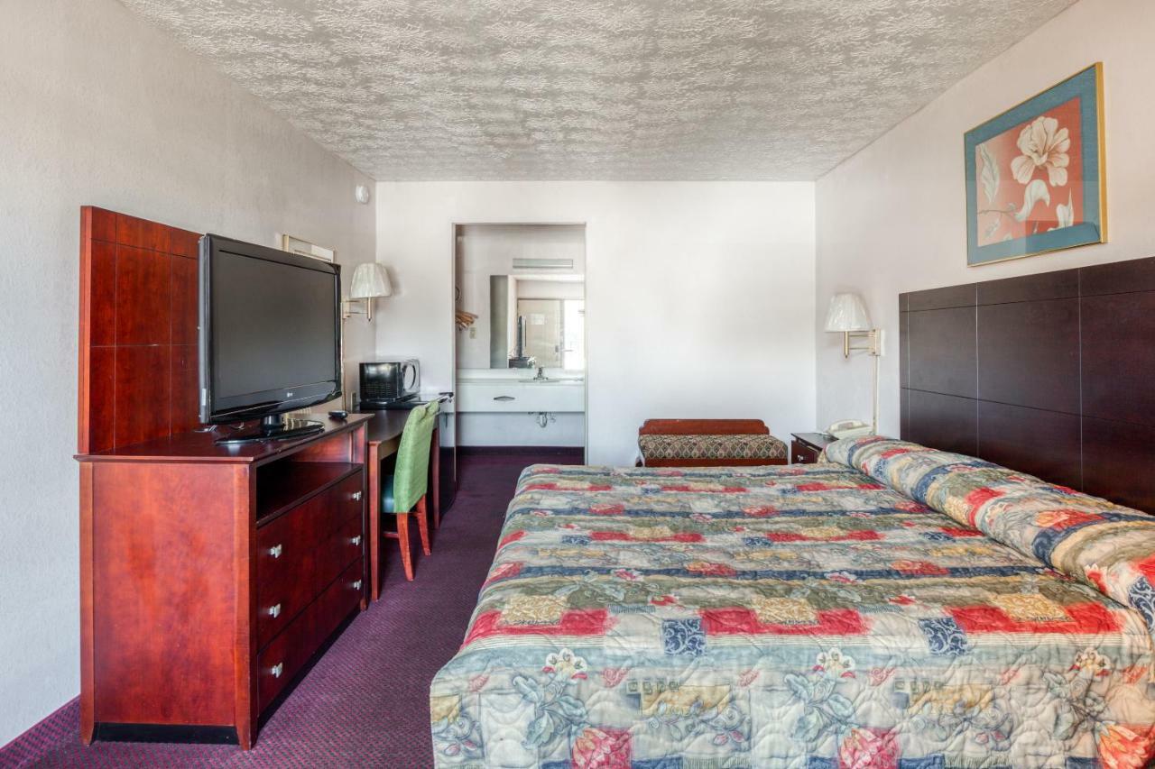 Oyo Hotel Decatur I-20 East & Wesley Club Dr Esterno foto